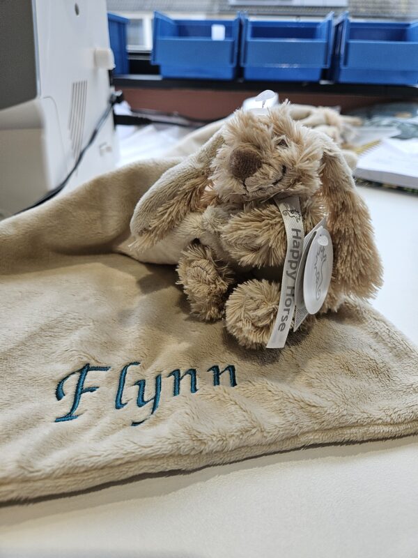 Mini Rabbit Richie met doekje - Afbeelding 4
